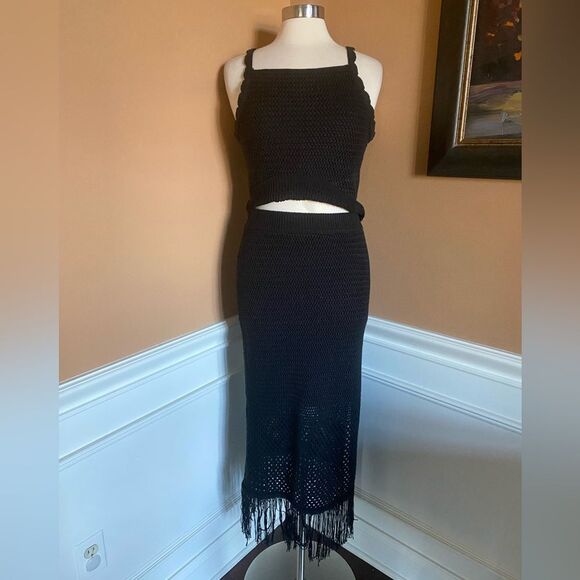 House of Harlow 1960 Knit 2 piece top with maxi fringe skirt black M - Picture 1 of 11